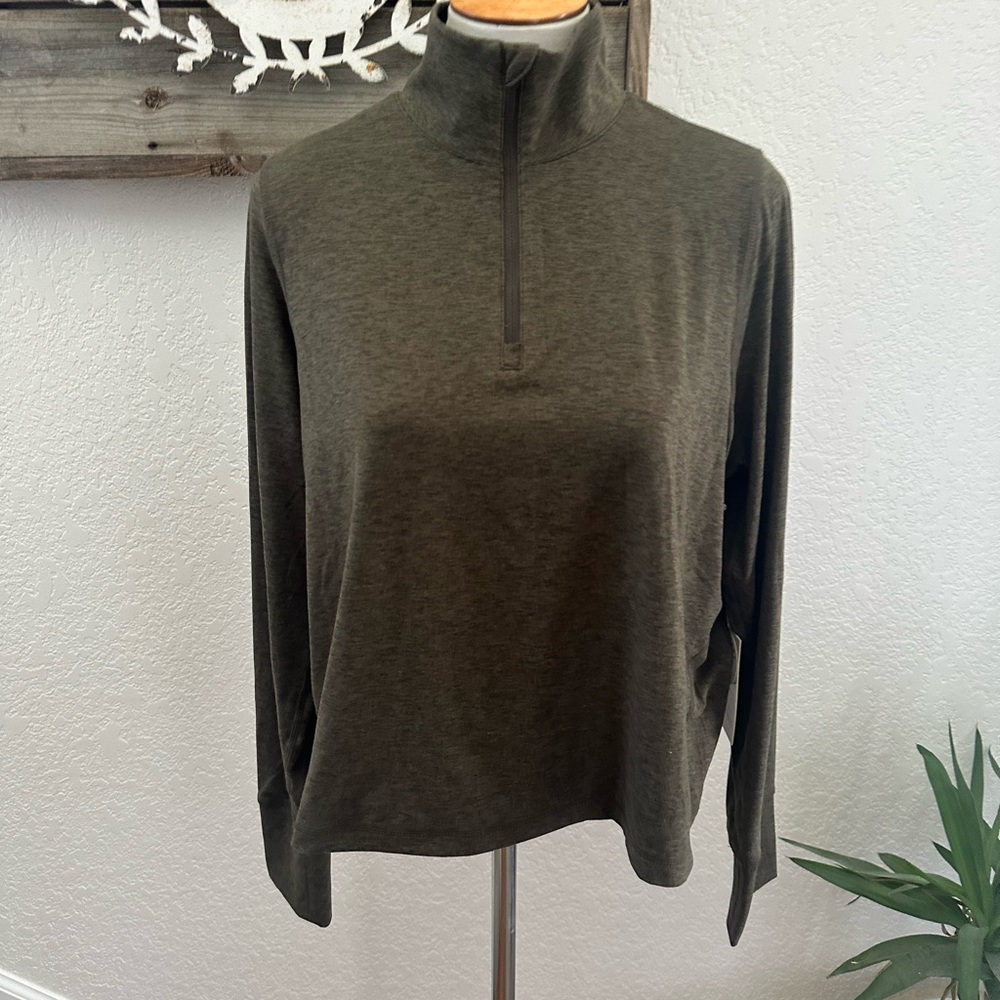 Vuori Crescent 1/2 zip Evergreen Heather pullover ladies L NWT